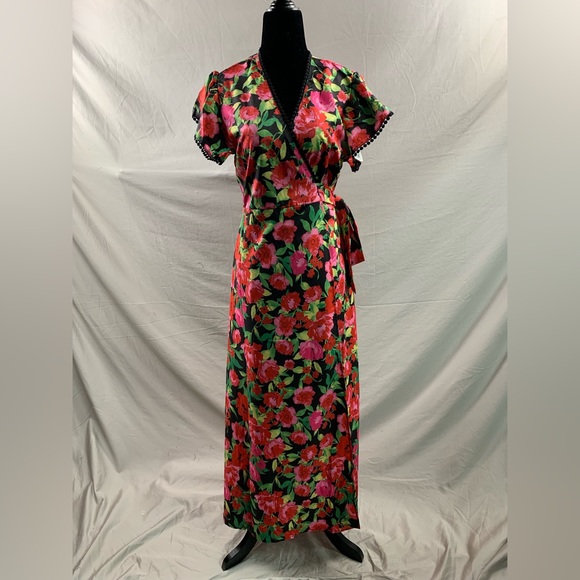 Floral Print Butterfly Sleeve Knot Side Wrap Dress - Picture 6 of 9